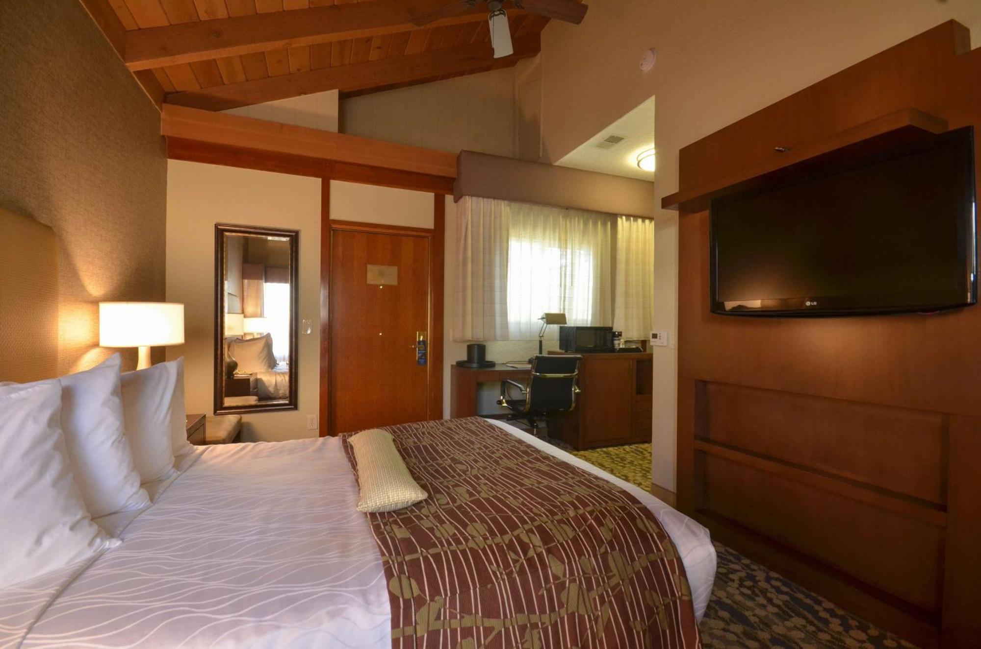 Best Western The Inn & Suites Pacific Grove Eksteriør bilde