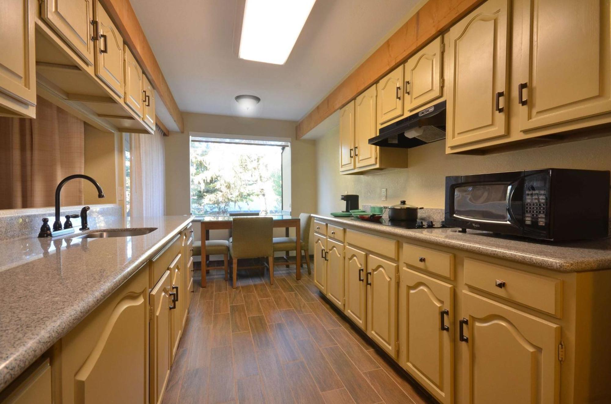 Best Western The Inn & Suites Pacific Grove Eksteriør bilde
